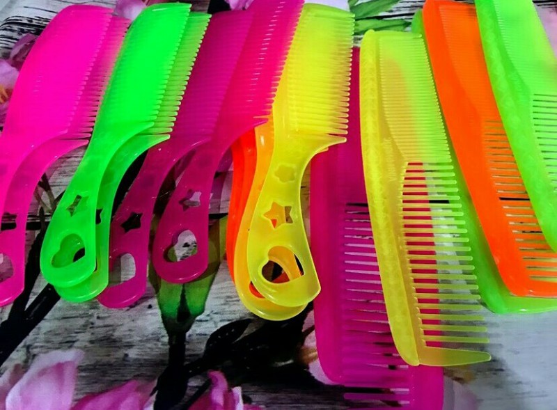 Combo of 2 Plastic Hair Combs