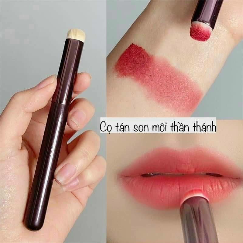 [Hàng tặng không bán] Cọ Tán Son Môi, Che Khuyết Điểm Môi
