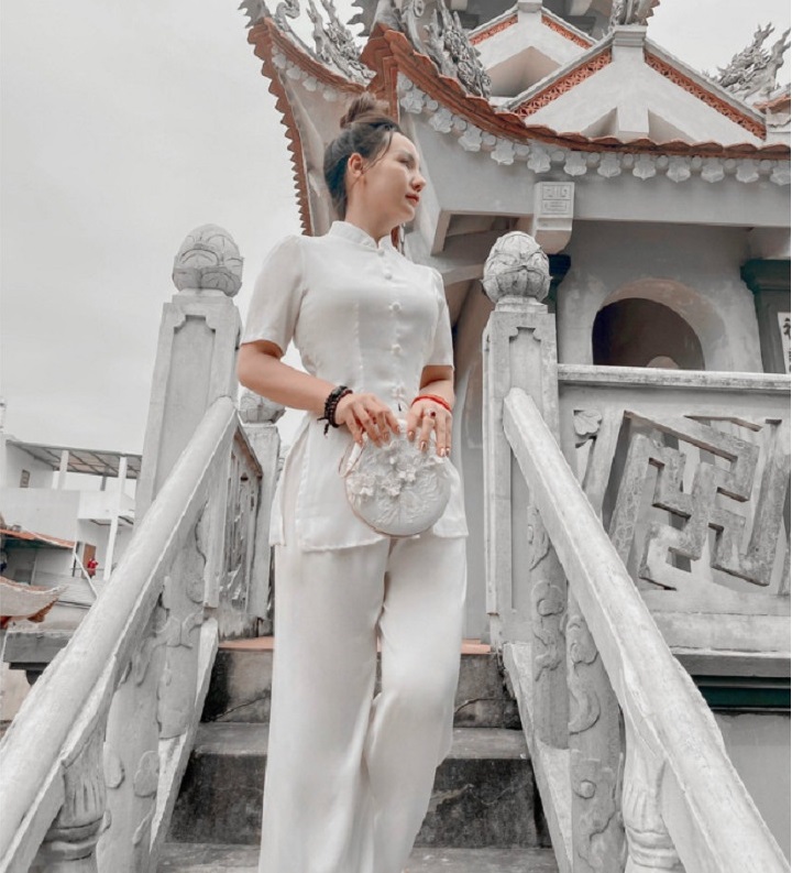 Bộ đi lễ chùa nữ - đồ lam đi chùa lụa đẹp cao cấp trang nhã họa tiết_mai sinh shop_lam01