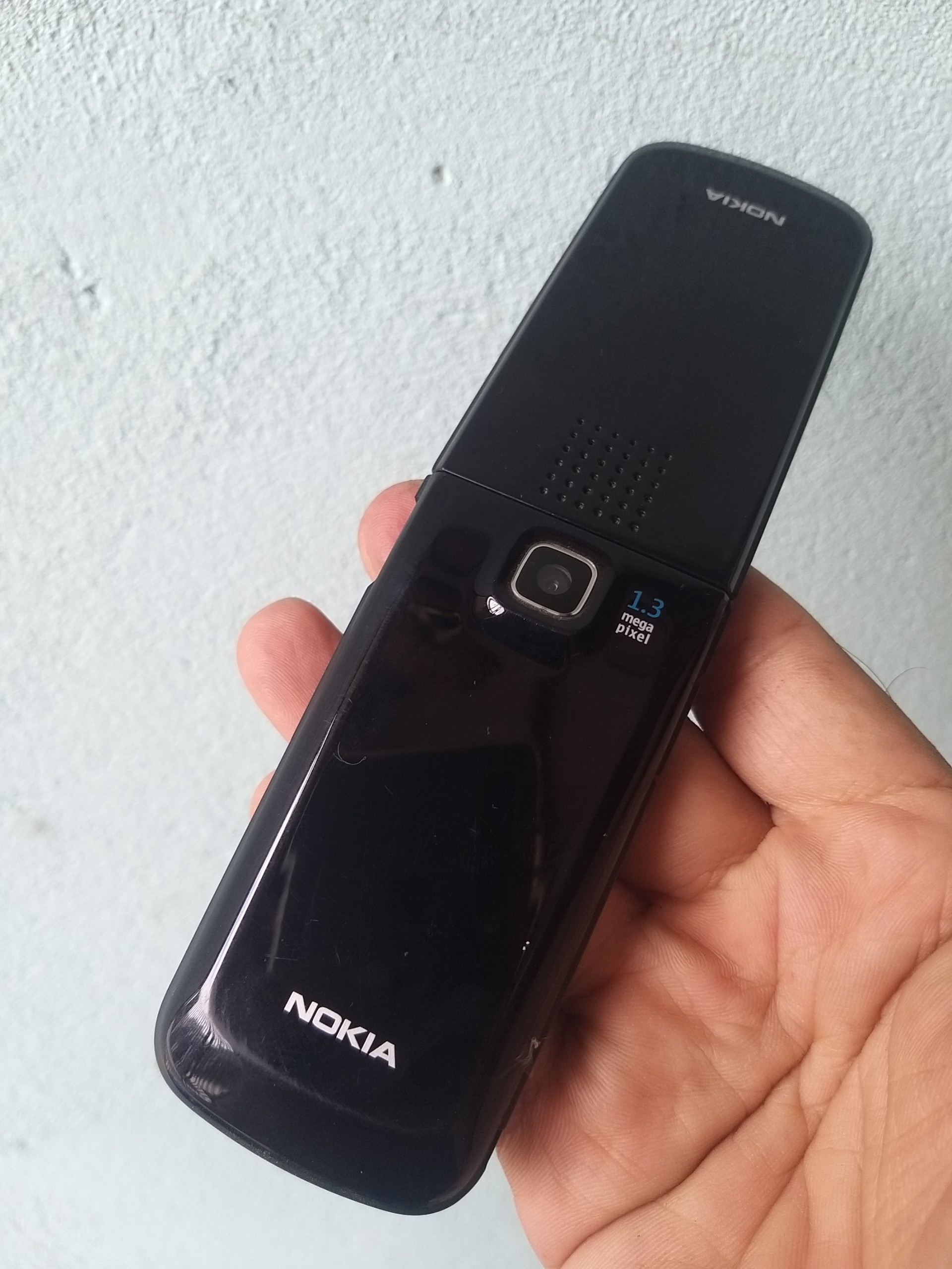Nokia 2720 fold