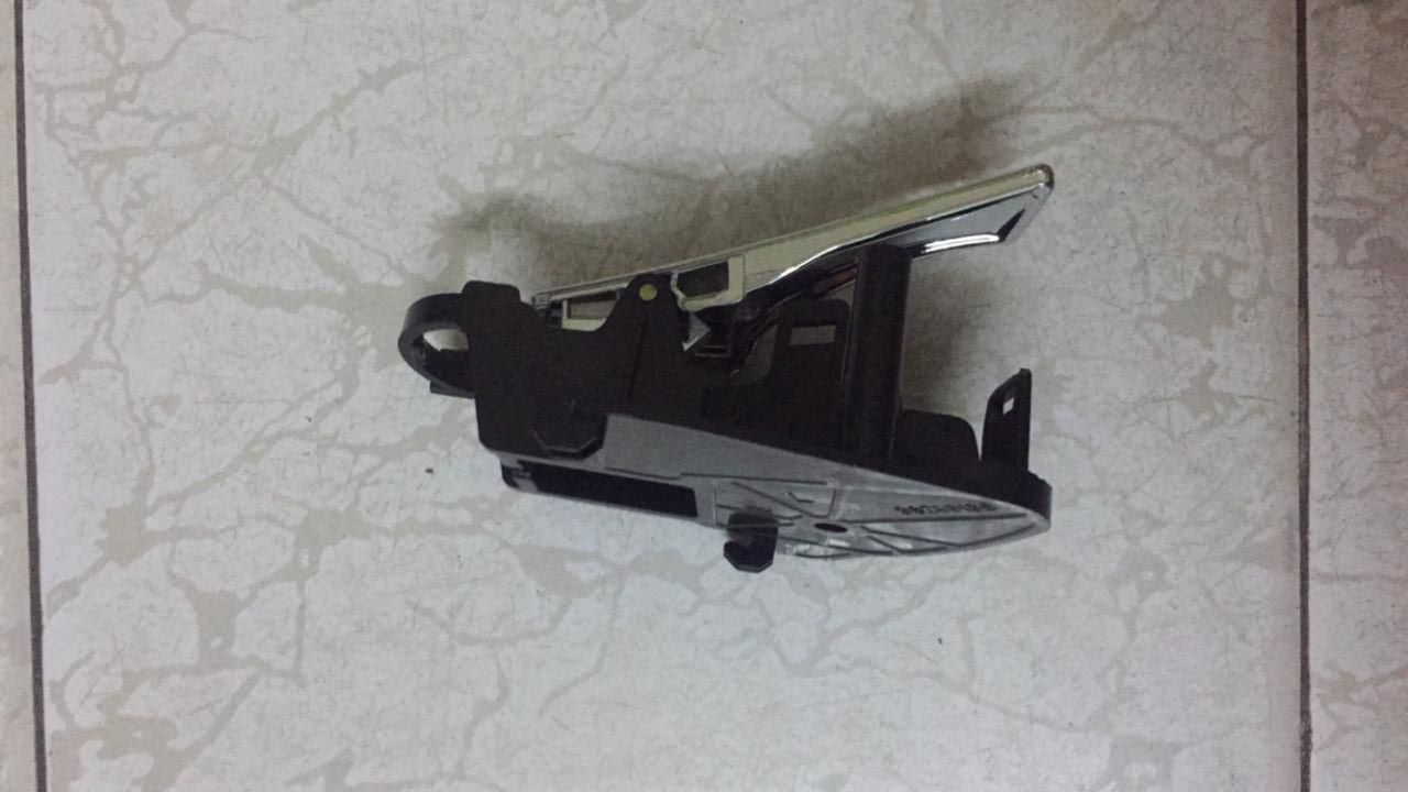 Tay mở cửa trong Daewoo Nubira