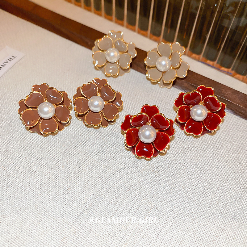 Pearl stud earrings for women