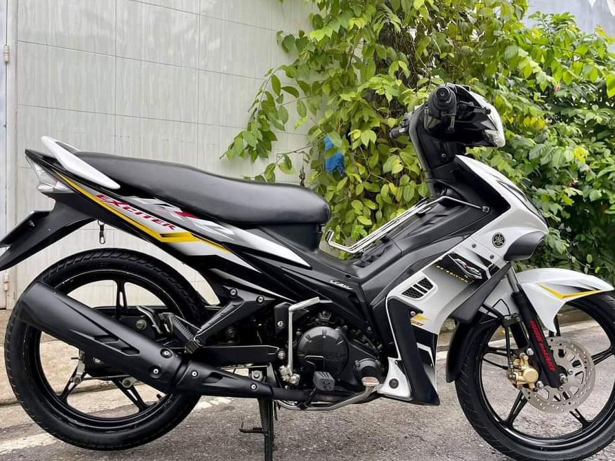 Tem rời exciter 135 rc 2009 trắng đen