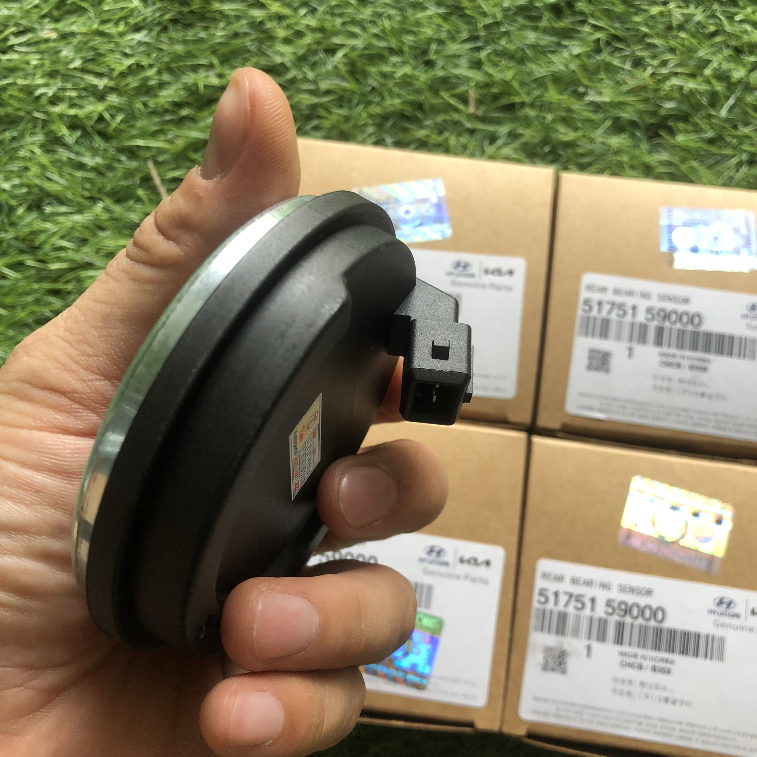 NẮP CẢM BIẾN ABS HYUNDAI SOLATI