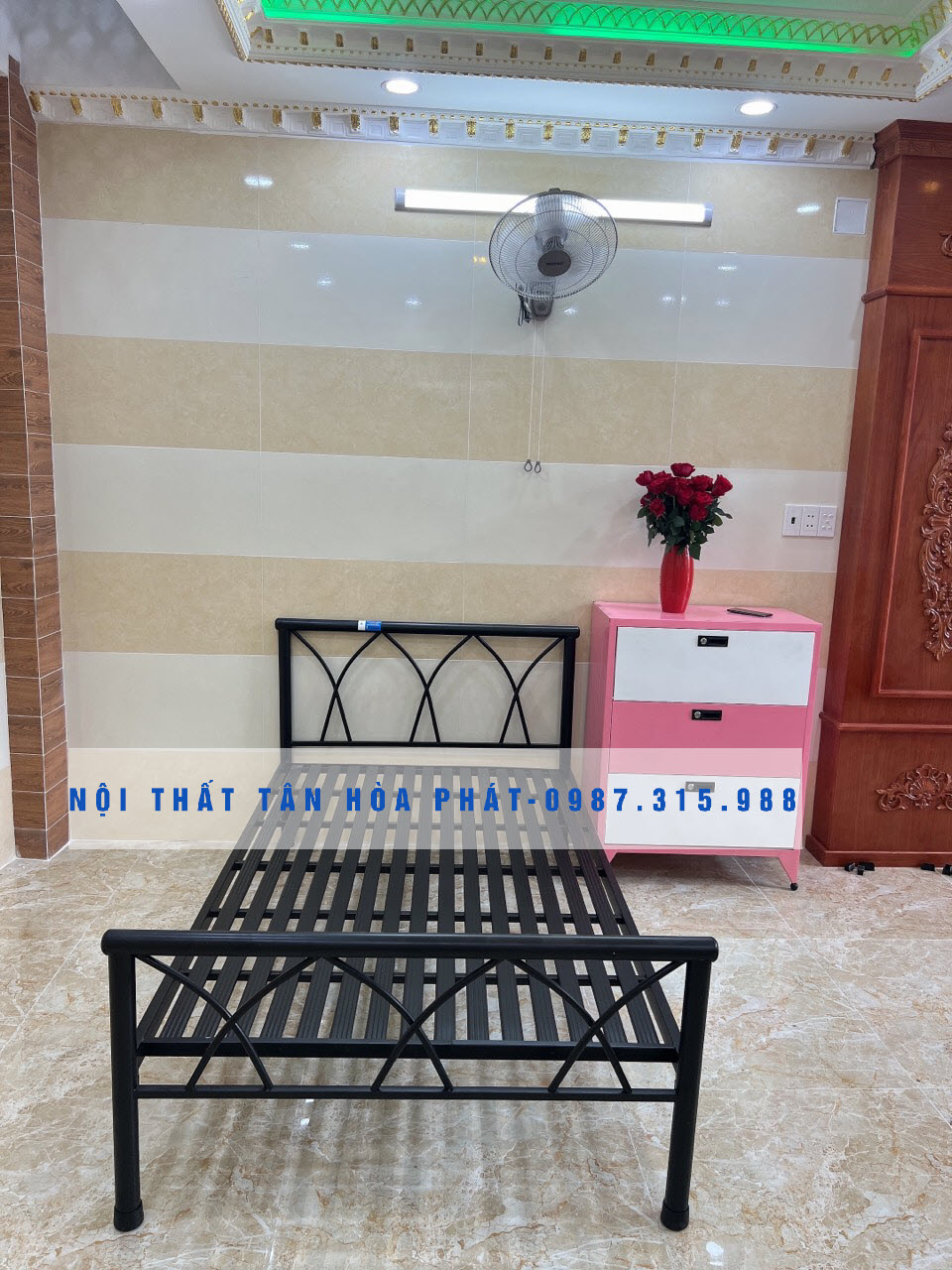 Giường sắt mỹ nghệ mẫu 10 kích thước 1m2 x 2m
