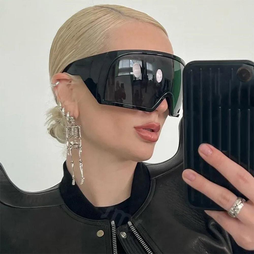 %E3%80%90Petalfall%E3%80%91Oversized%20Wrap%20Around%20Sunglasses%20Rave%20Curved%20Lens%20UV400%20Protection%20Sun%20Glasses%20Futuristic%20Y2K%20Oversized%20Shades%20for%20Women%20&%20Men%20-%20Image%204