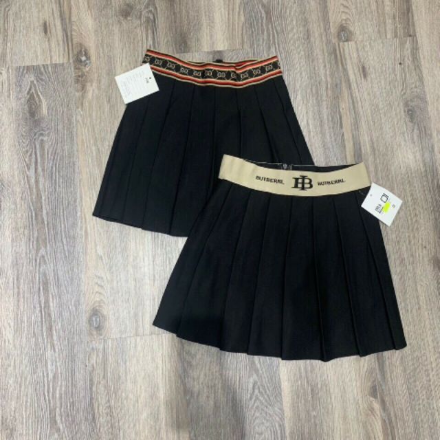 Chân váy xòe xếp ly nữ