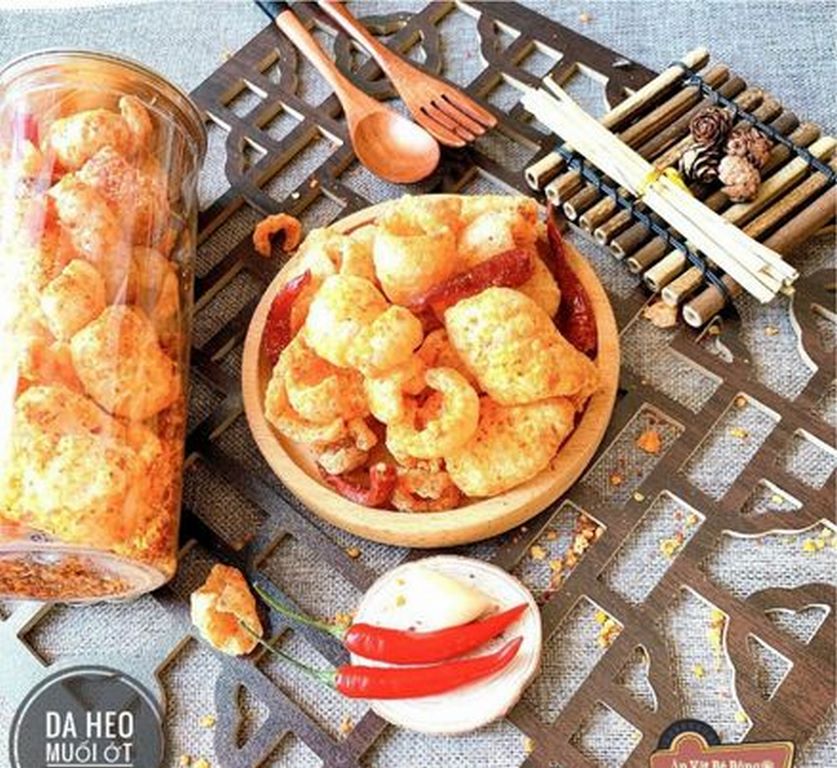Da Heo Muối Tỏi Lon Pet 100G - Cực Ngon