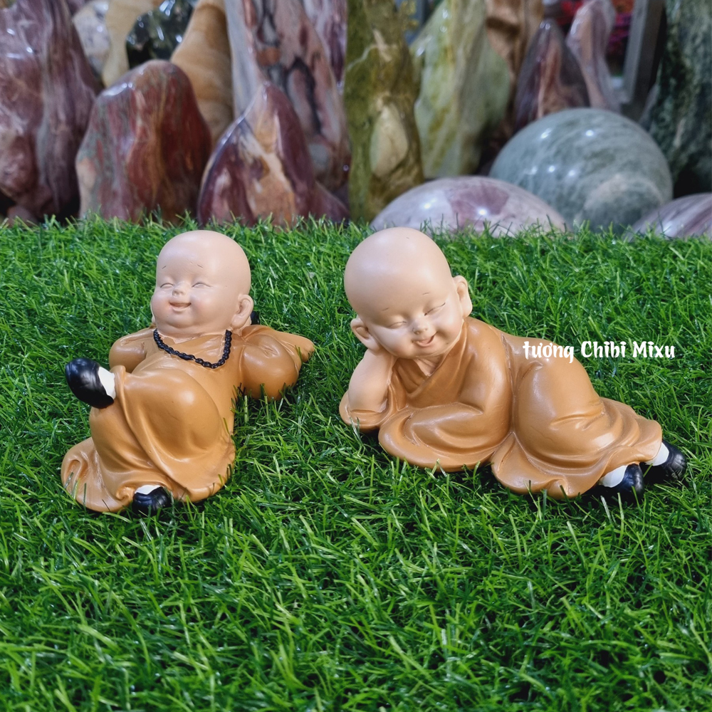 Tượng chú tiểu an nhiên áo nâu - mẫu nằm
