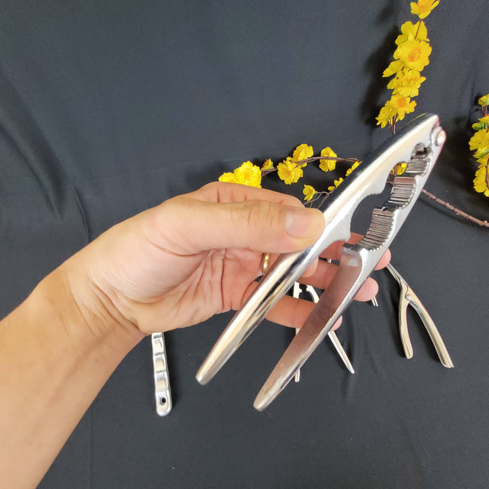 Kits nippers clip crab ghẹ/cup cover hard particles/shelling shrimp-stainless steel high quality grade. Kits eat seafood for bar restaurant