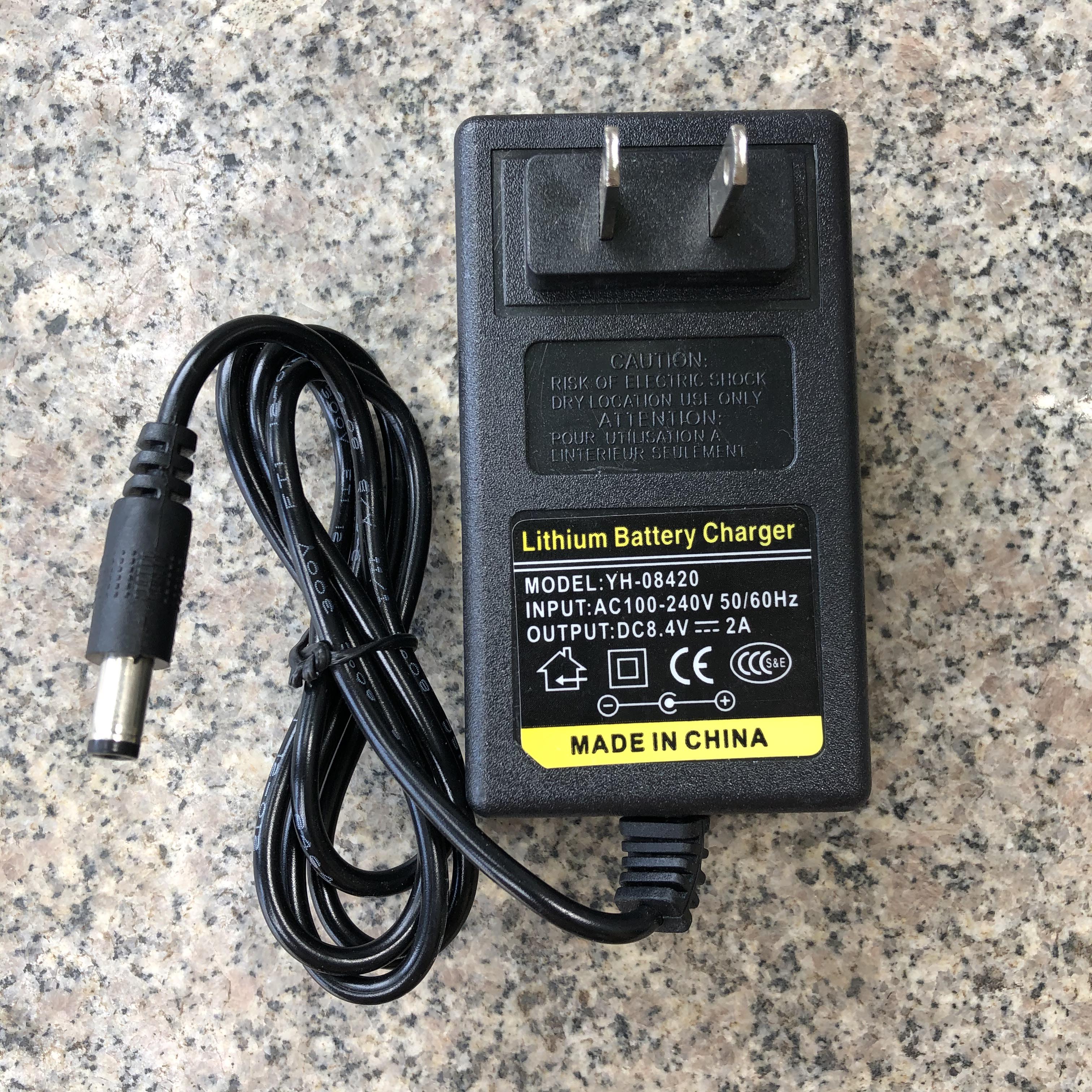 Sạc pin 2s 8.4v - 2a dùng cho pin lion 3.7v