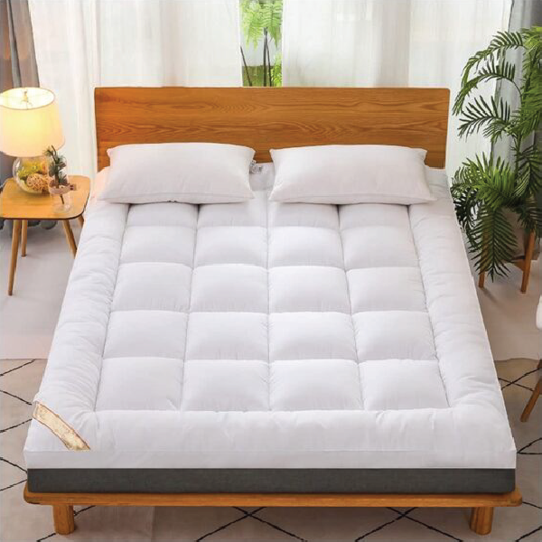 6/7 Feet Premium Quality Deluxe Mattress Topper 2 inch.