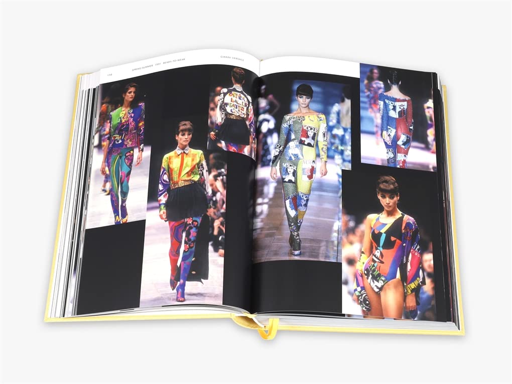 ARTBOOK - Sách Tiếng Anh - Versace Catwalk : The Complete Collections