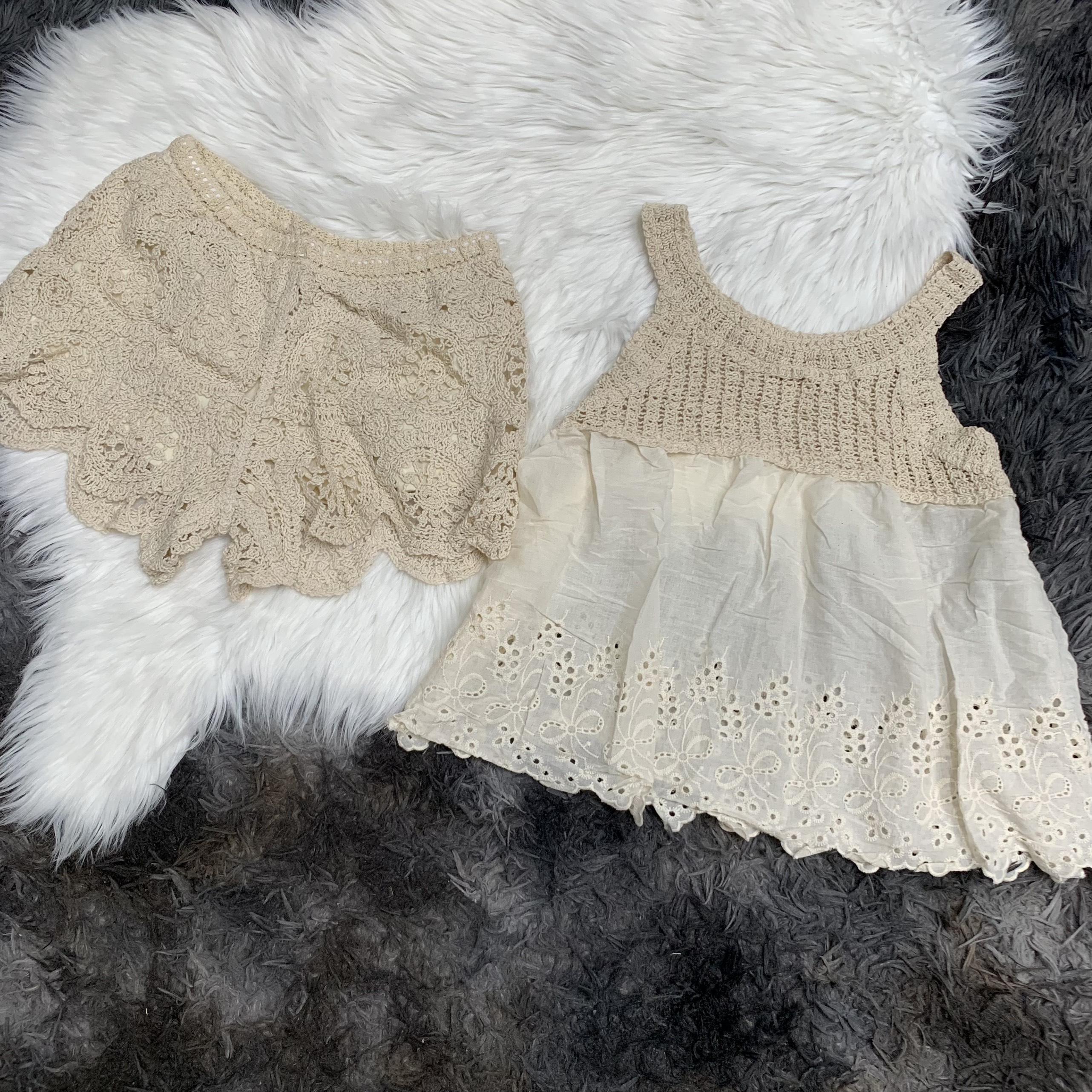 set áo 2 dây  kiểu cổ yếm + quần ren hoa tròn