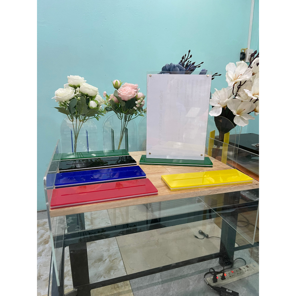 Menu mica để bàn kích thước A4 A5 A6, Hít nam châm .Mica