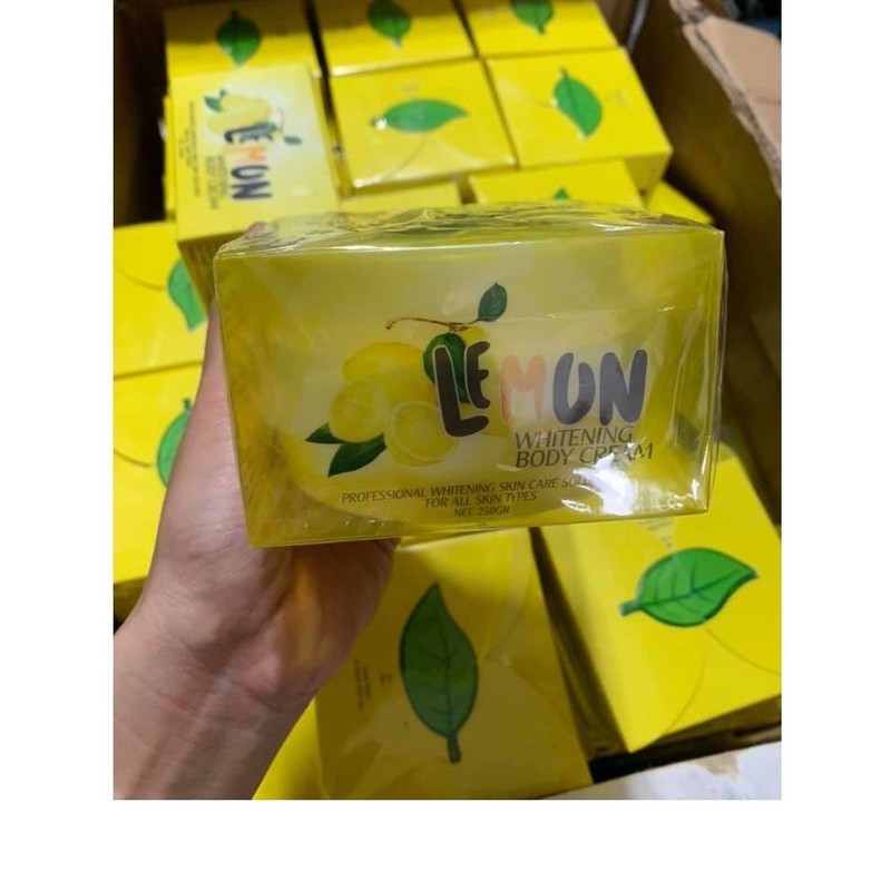 Kem Body Lemon Chanh Trắng da 250g Kem body lemon chanh tươi kích trắng da không ảo không hồi da có công dụng giúp da săn chắc, mịn màng, trắng hồng vượt trội, không để lại dấu vân kem trên da