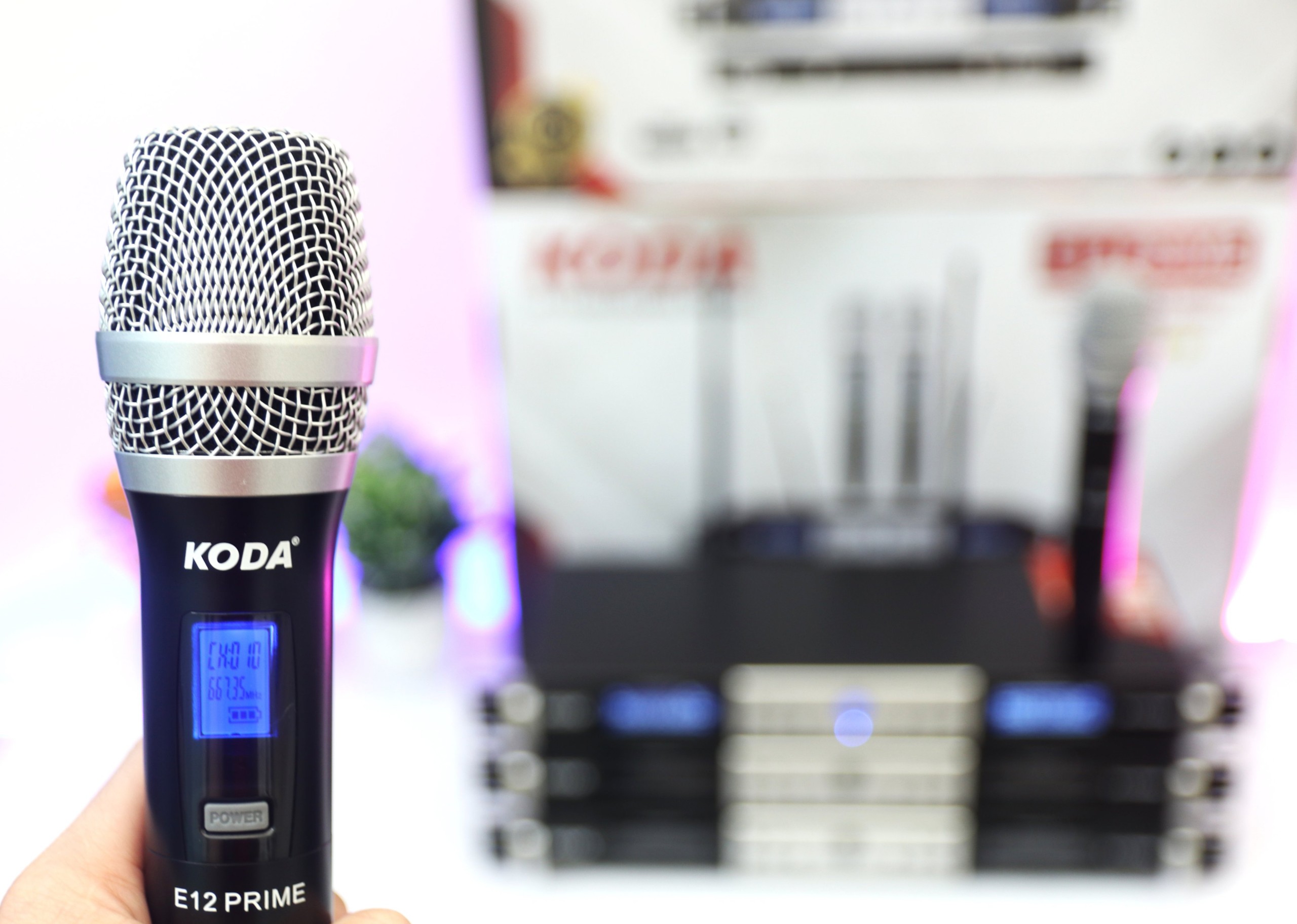 MICRO KHÔNG DÂY KODA E12 PRIME (MỚI 2022) MIC SÁNG, HÁT NHẸ, TIẾNG CA BAY BỔNG