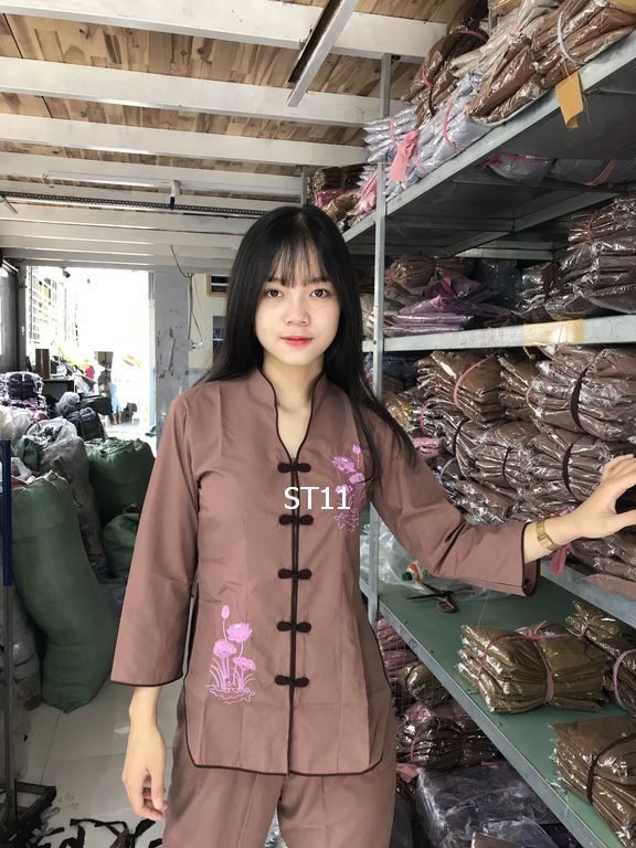 Đồ Lam Đi Chùa mẫ sẩm thêu sen