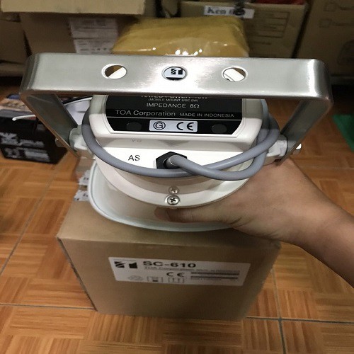 Loa nén phản xạ vành chữ nhật TOA SC-610