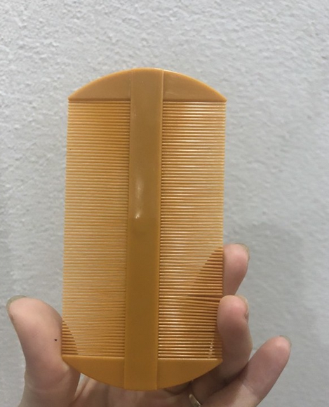 Lược bí nhựa chải chấy