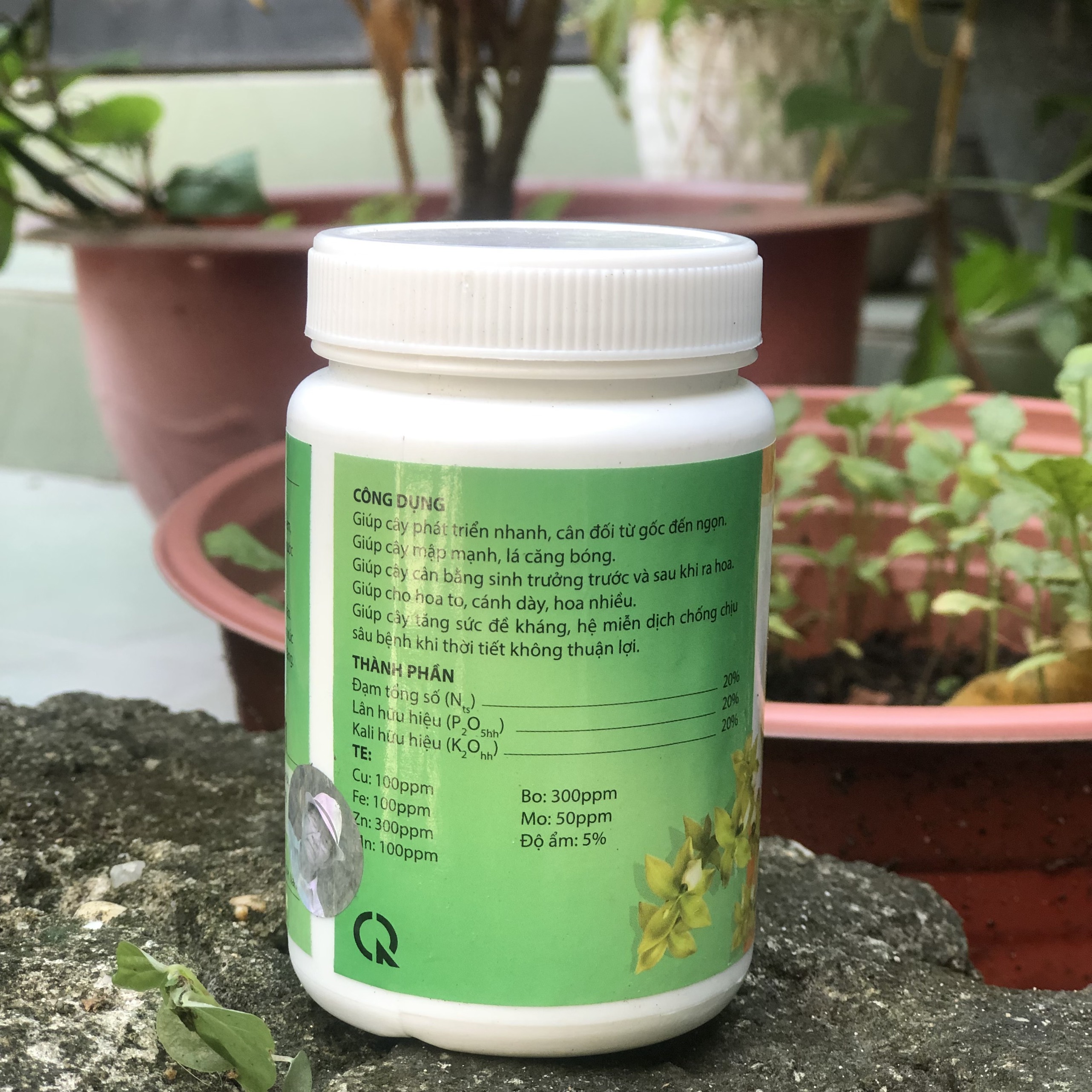 Phân Bón NPK 20-20-20 Tám Ngọc -100g