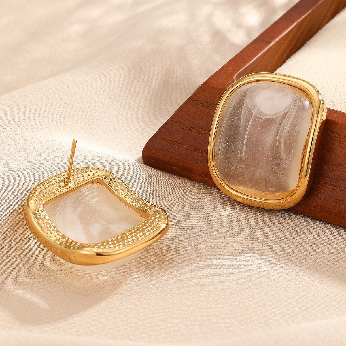 %E3%80%90Top%20Picks%E3%80%91Summer%20New%20Resin%20Color%20Y2K%20Earrings%20for%20Men%20and%20Women%20Square%20Sweet%20Party%20Concert%20Wear%20Earrings%20-%20Image%202