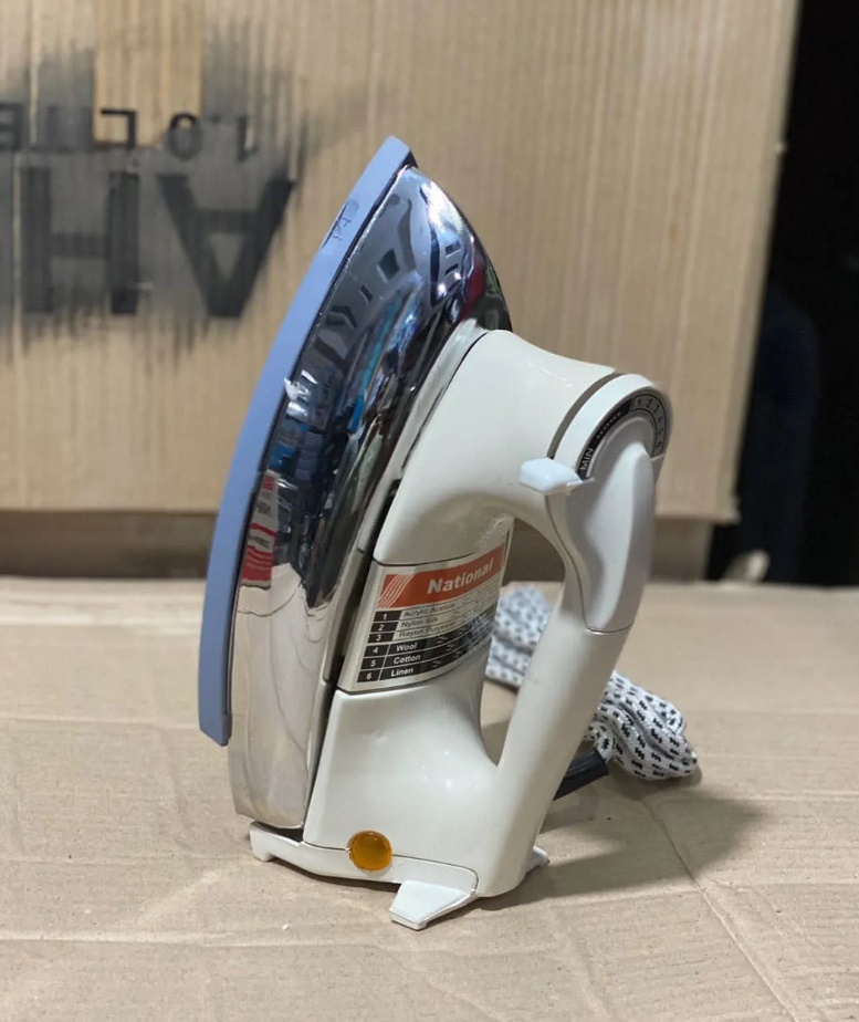 Iron%20Genuine%20national%20automatic%20Made%20in%20Pakistan%20Deluxe%20Automatic%20Iron%20-%20Image%204