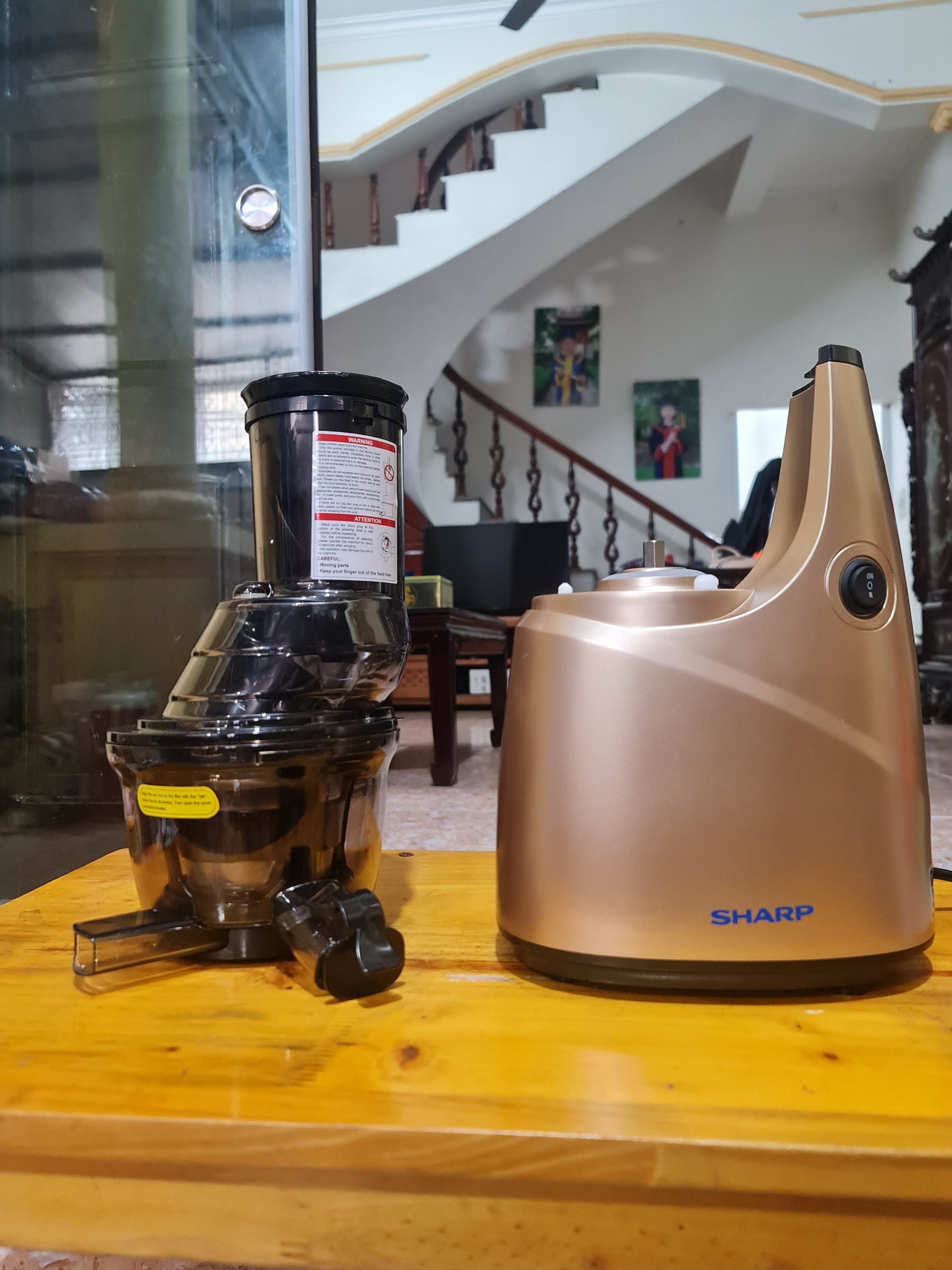 máy ép chậm ks689, máp ép chậm sharp ks-689