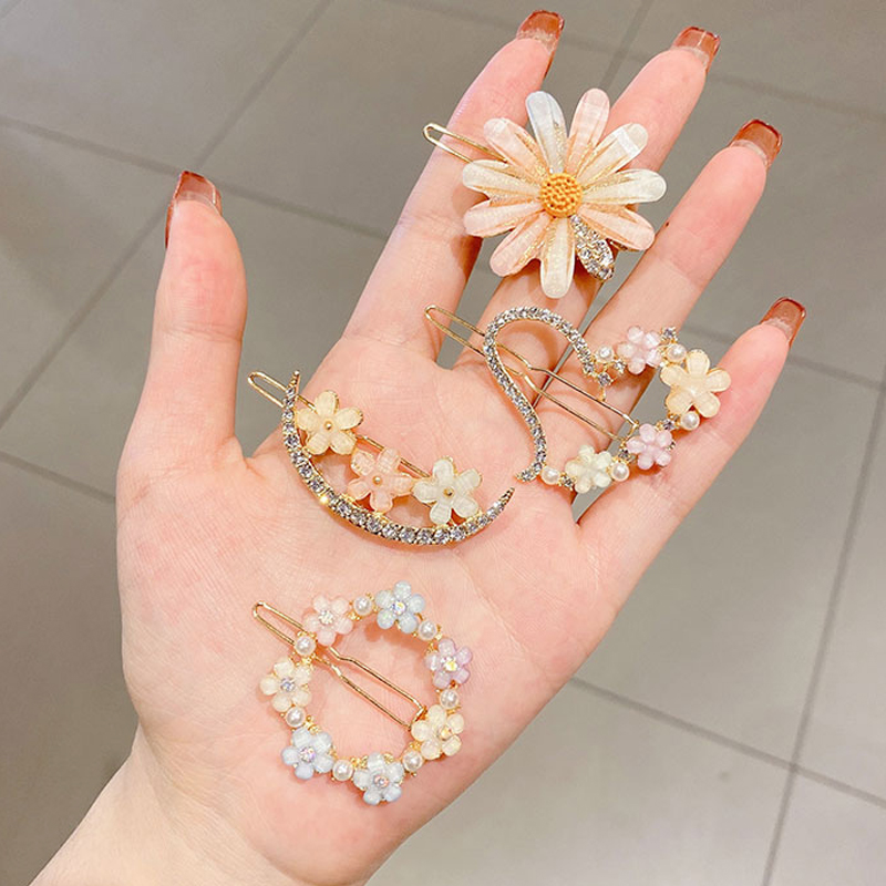 Hair clip, flower pattern, decorated with diamonds, Korean style