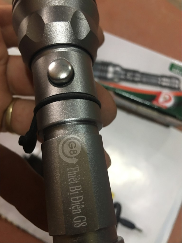 Đèn pin led siêu sáng g8- 569
