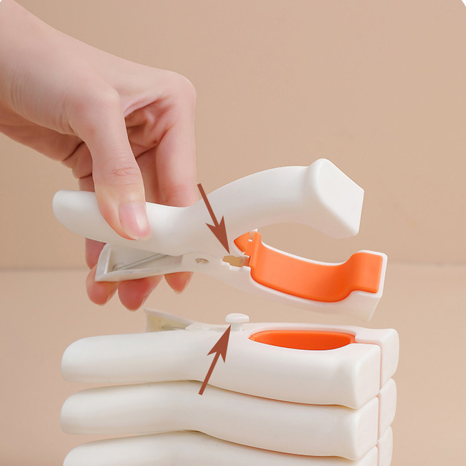 Clothespin drying quilt clip Multi-functional balcony windproof clip cute rabbit ears drying quilt holder