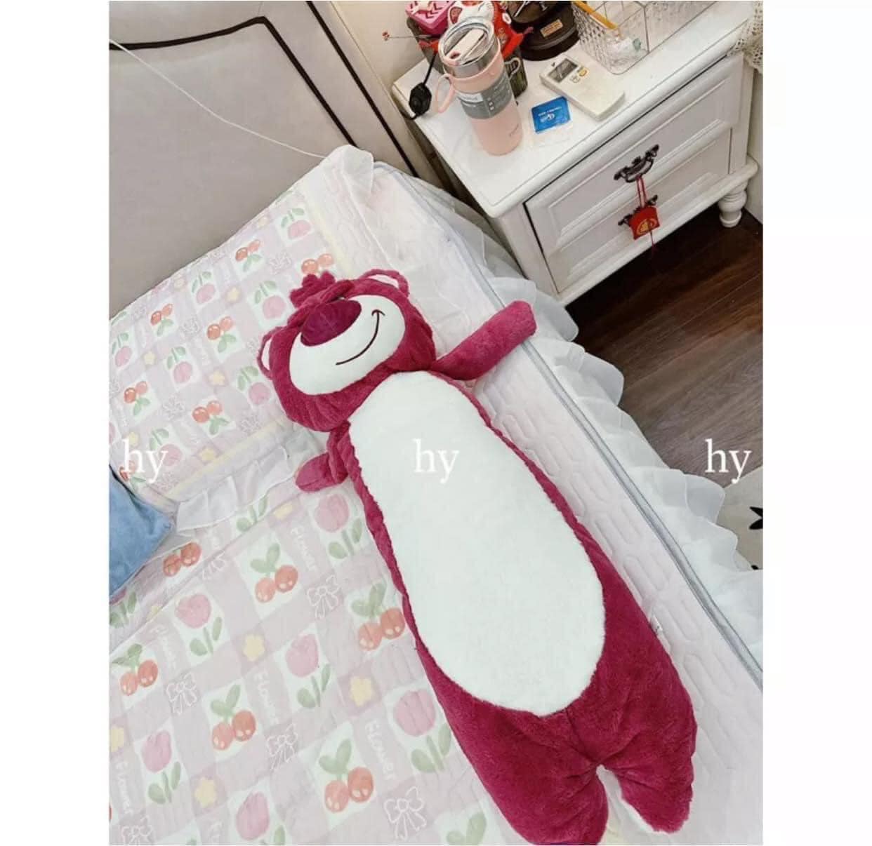 GỐI ÔM HÌNH GẤU DÂU LOTSO ĐỨNG