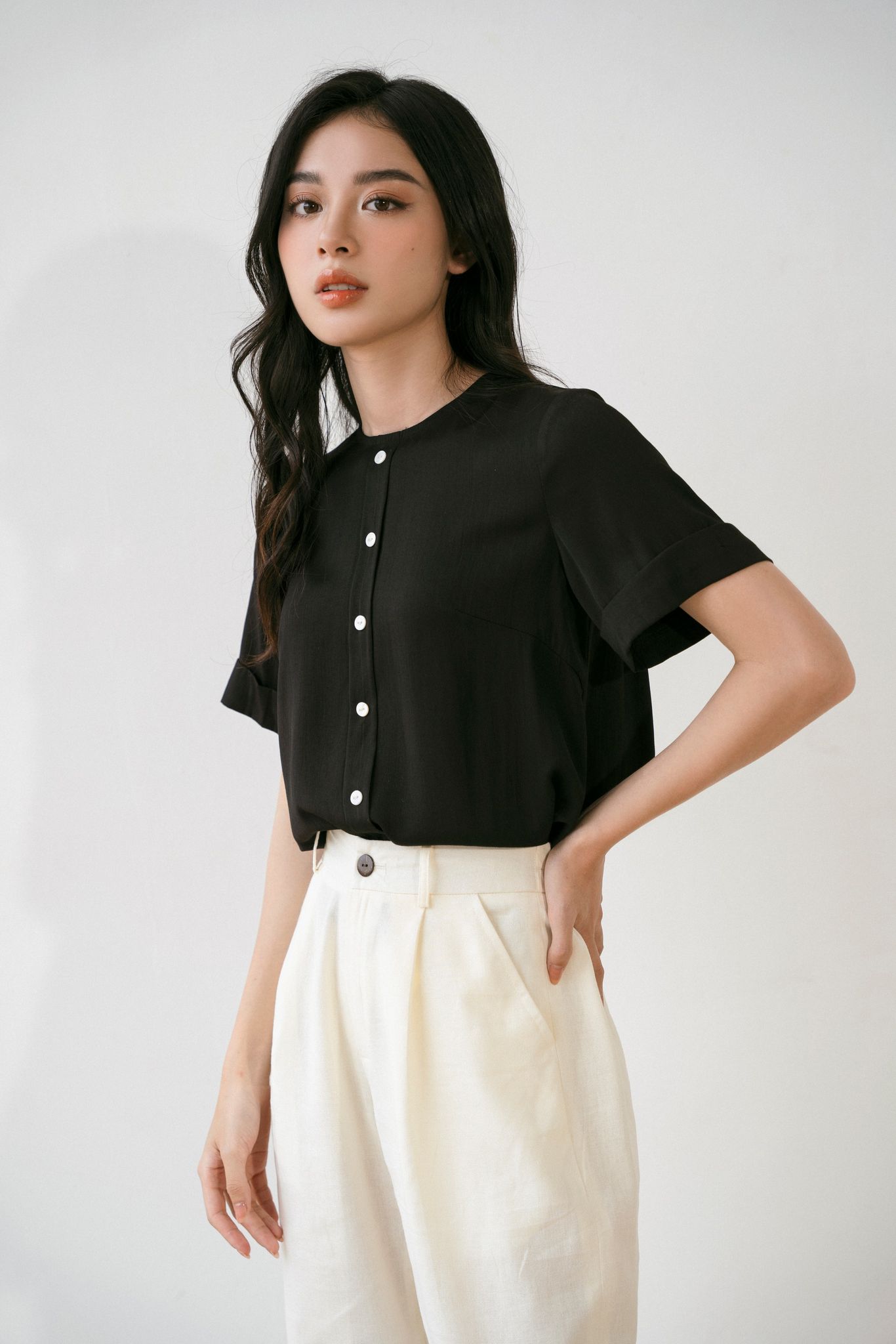 Sơ Mi Ngắn Tay Ly Sau Madelen
