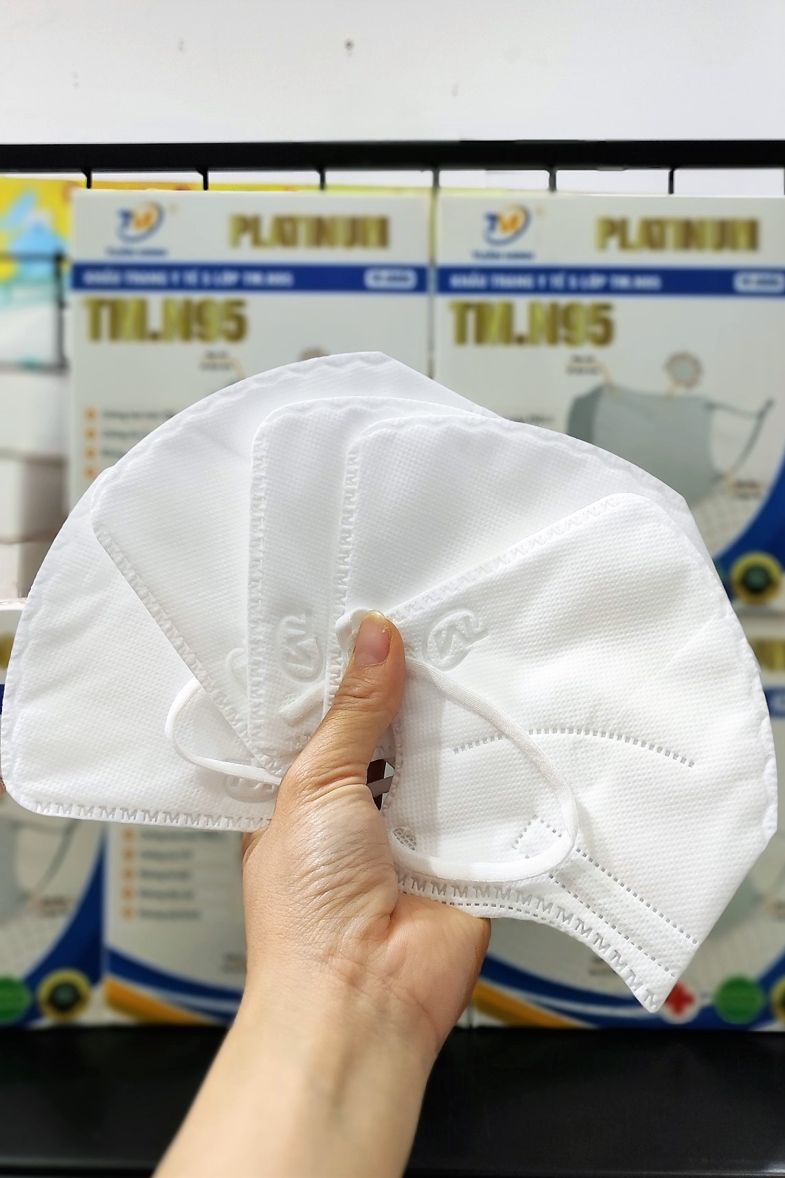 KHẨU TRANG 6D TM.N95 PLATINUM 5 LỚP (HỘP 10 CÁI)