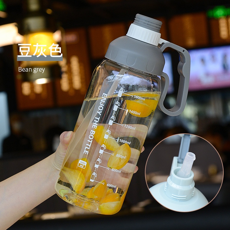 Bình nước thể thao cầm tay dung tích lớn có vạch chia dung tích 1800ml