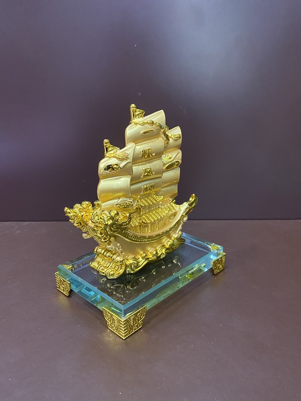 Thuyền buồm phong thủy nhất phàm phong thuận