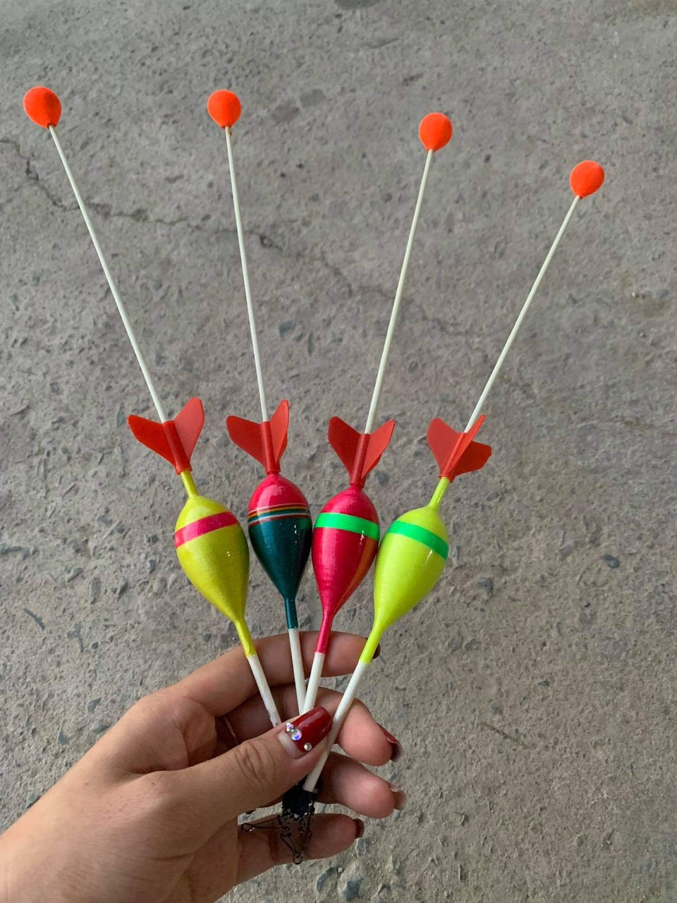 Phao lục câu ngày- phao câu cá