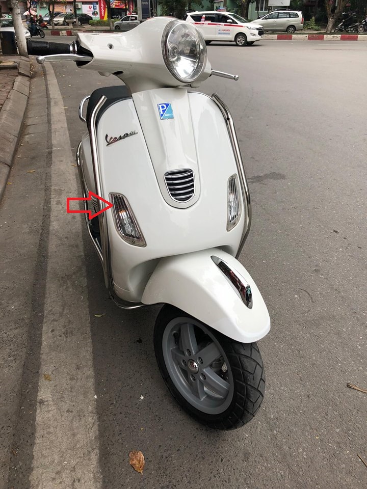 Đèn xi nhan trước dành cho xe vespa lx