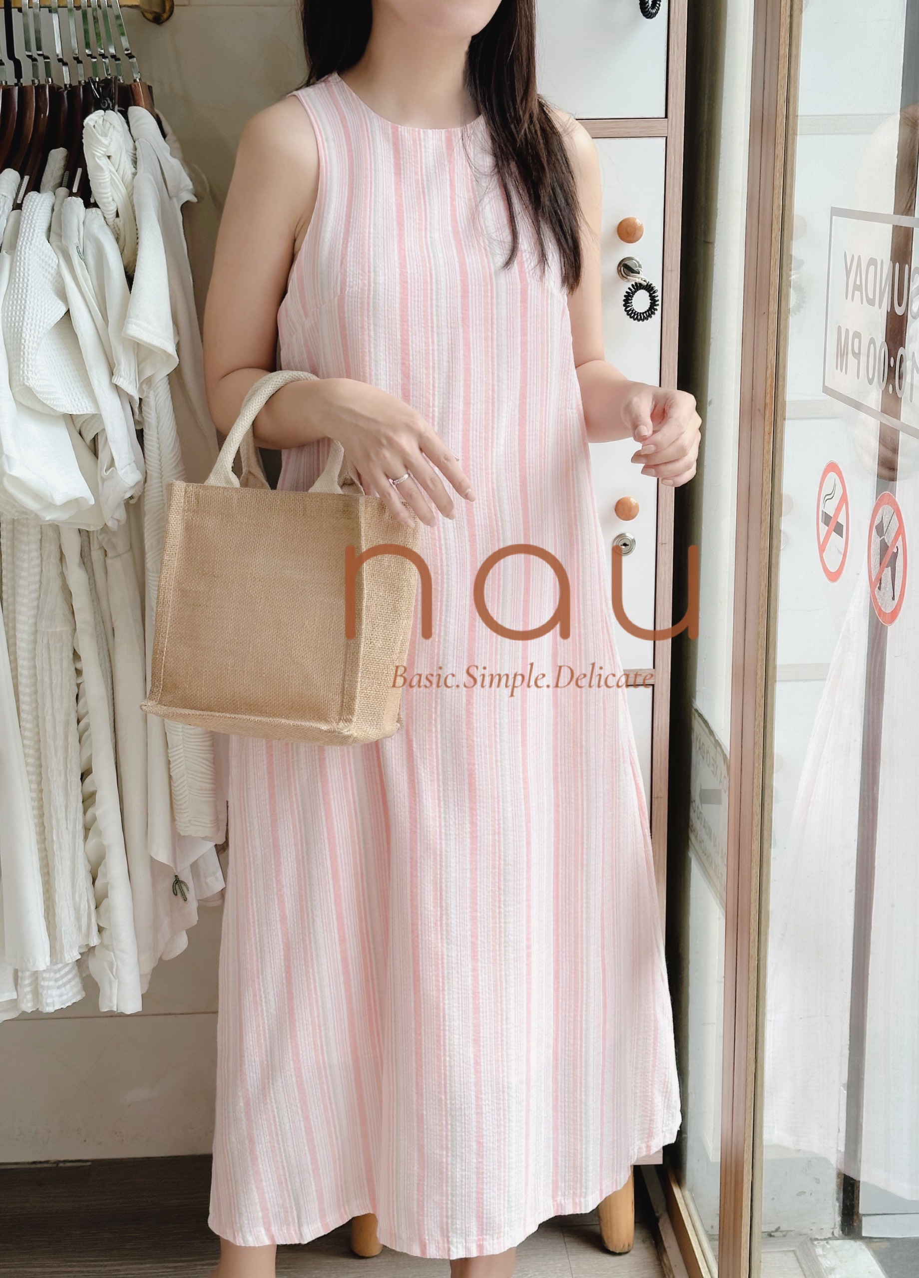 Đầm sọc dáng suông phối nút bọc