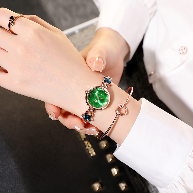 %E3%80%90New%20design%E3%80%91Minimalist%20and%20Elegant%20Women's%20Watch%20with%20Trendy%20Design%20-%20Perfect%20for%20Students%20and%20Fashion-Forward%20Individuals.%20Features%20a%20delicate%20blue%20star%20charm,%20embodying%20a%20literary%20and%20artistic%20style.%20This%20versatile%20timepiece%20complements%20various%20outfits%20-%20Image%204