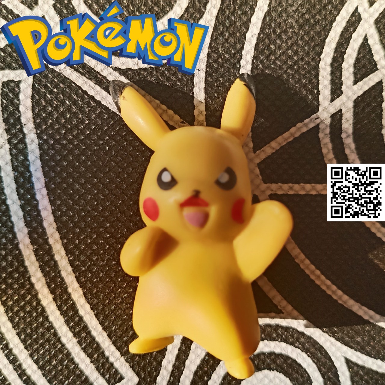 Mô hình Pikachu cỗ vủ 1 tay Anime Pokemon bửu bối thần kỳ 1881 1-3