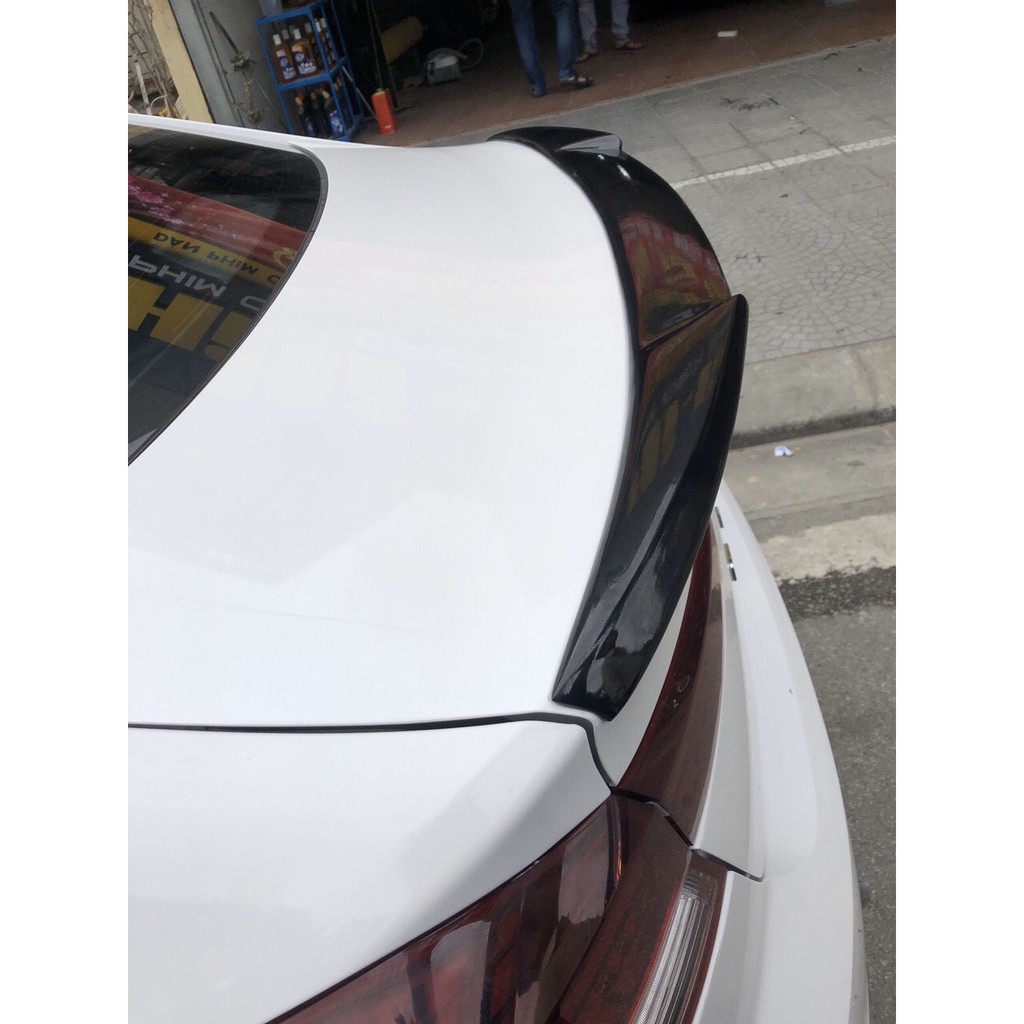 Đuôi gió liền cốp xe huyndai elantra 2016 -2017- 2018- 2019- 2020- 2021 tặng băng dính 2 mặt - bản mộc chưa sơn