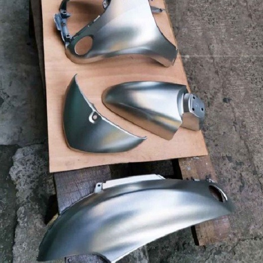 Sơn Samurai màu bạc kim loại Y3