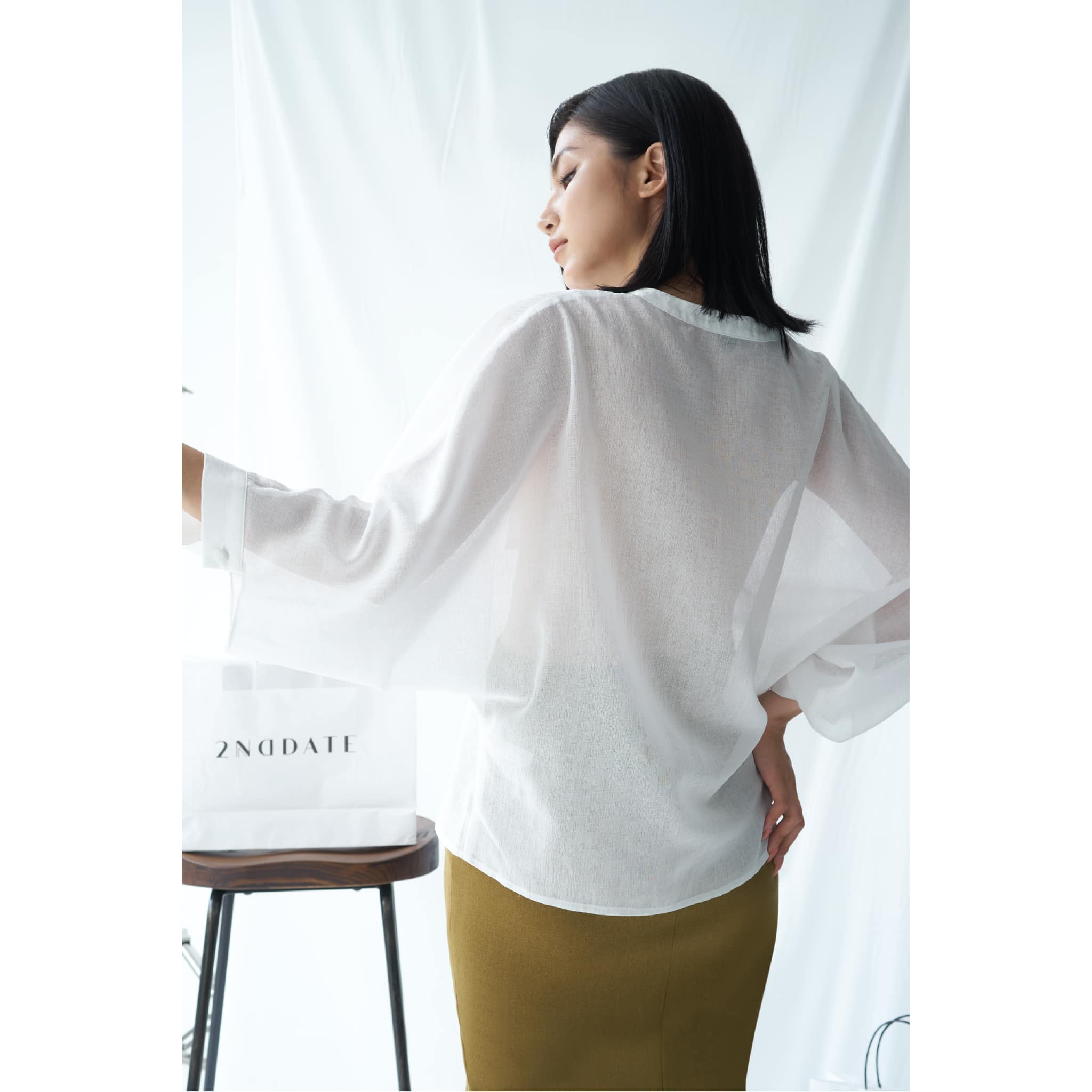 Áo cổ V lanh 2ND DATE TOP029W