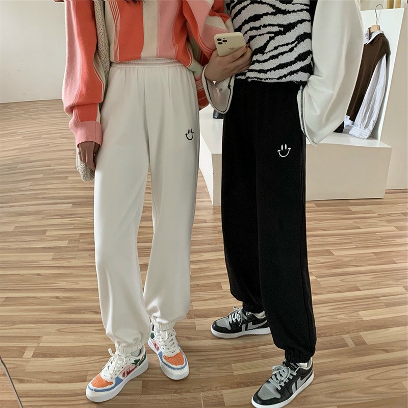 [MẪU HÓT] Quần jogger bo gấu thêu hình mặt cười unisex chất liệu thun da cá trẻ trung - QUẦN JOGGER NAM NỮ UNISEX - quần jogger - quần jogger nữ - g8_shop