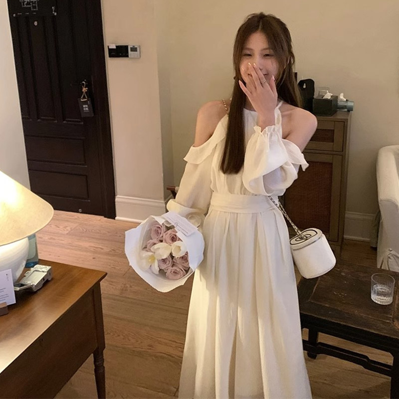 Đầm Dài Tay Hở Vai Nữ ief