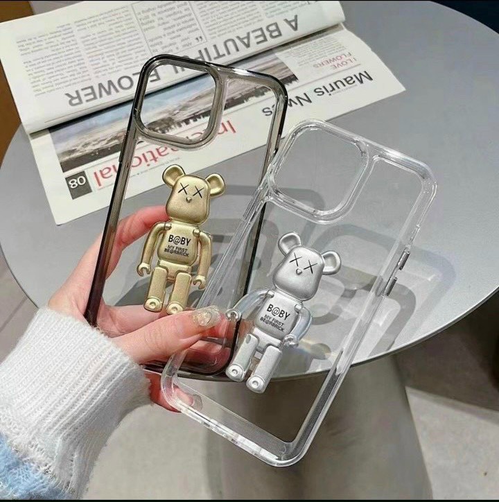Ốp Lưng iPhone 12 Pro Max Dẻo Trong BearBrick Có Giá Đỡ