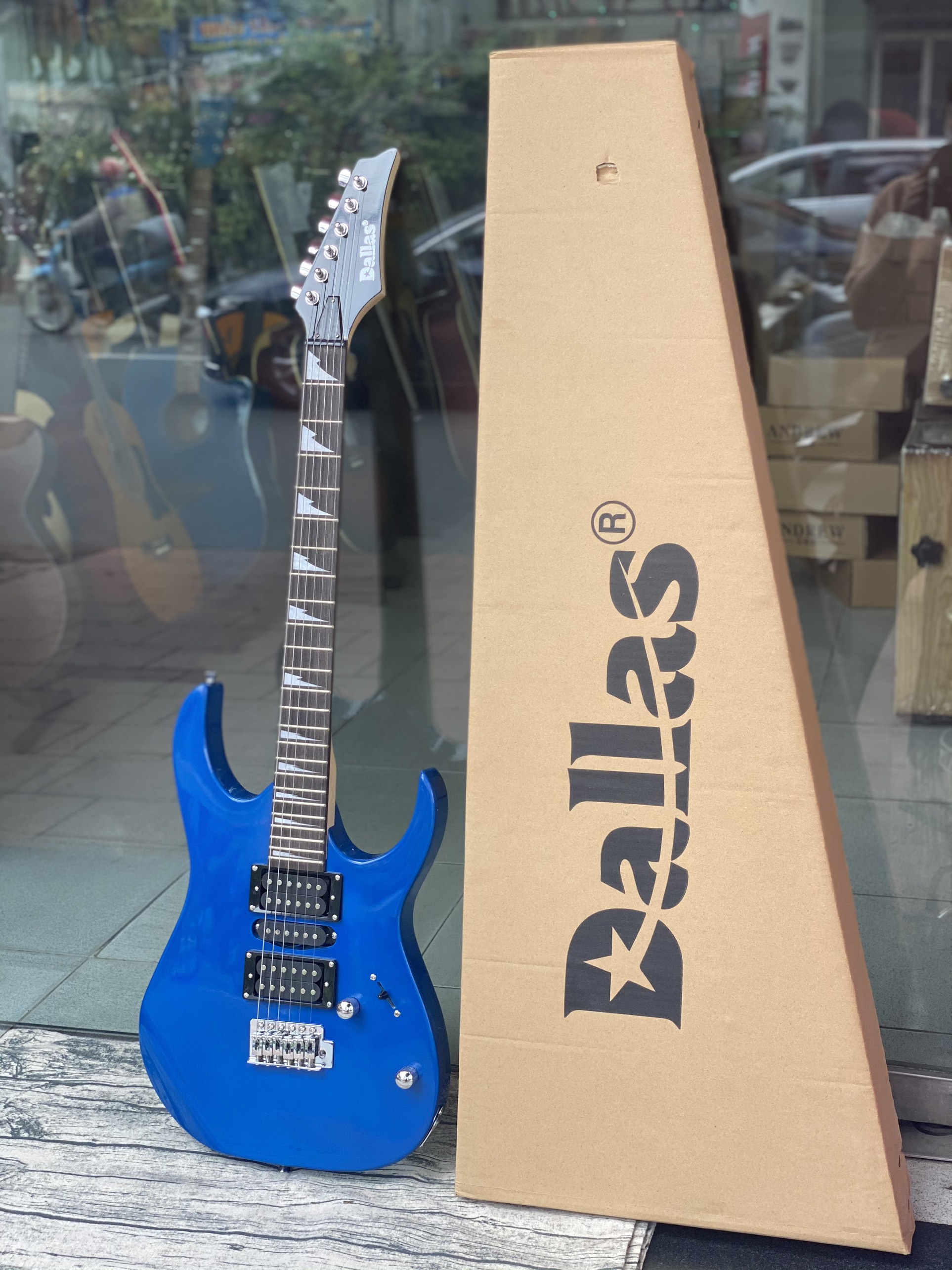 Đàn Guitar điện 5 mobin Dallas