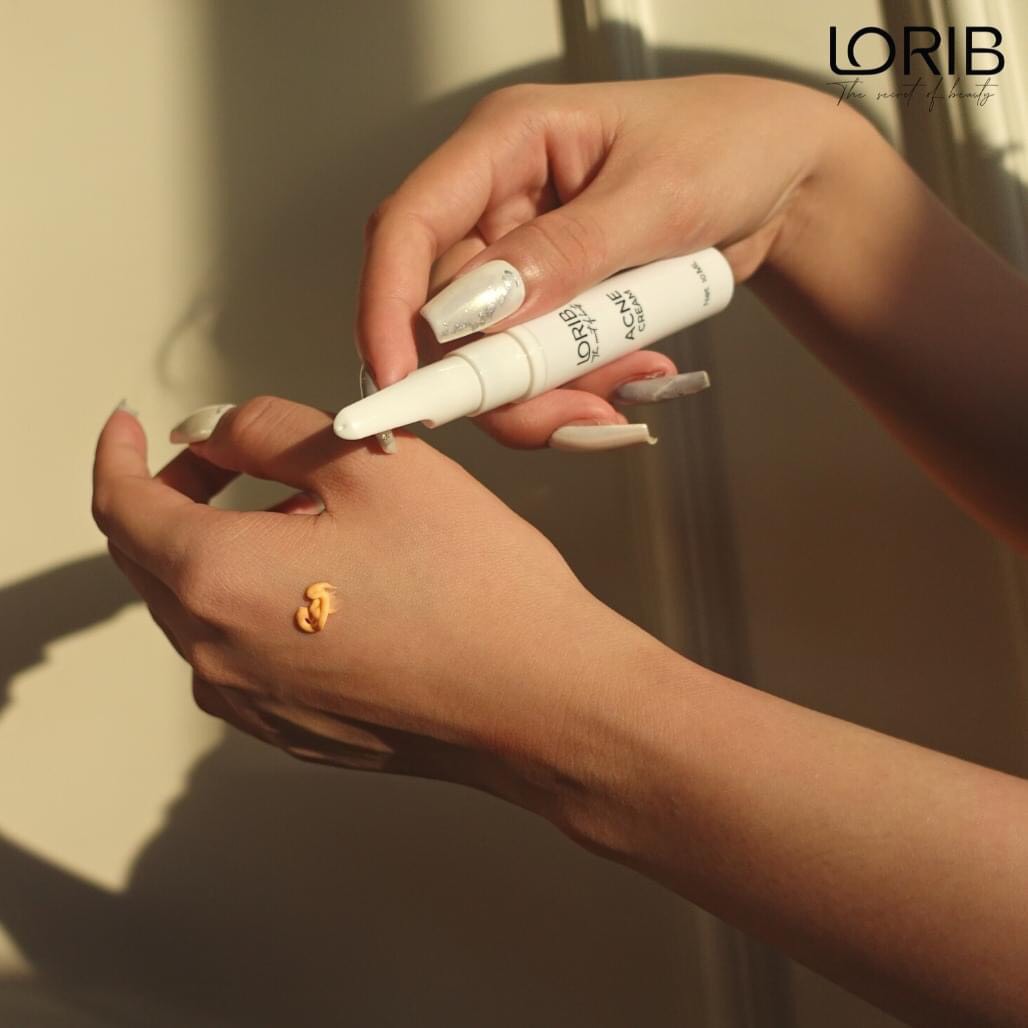 Kem mụn thảo dược Lori B 10ml