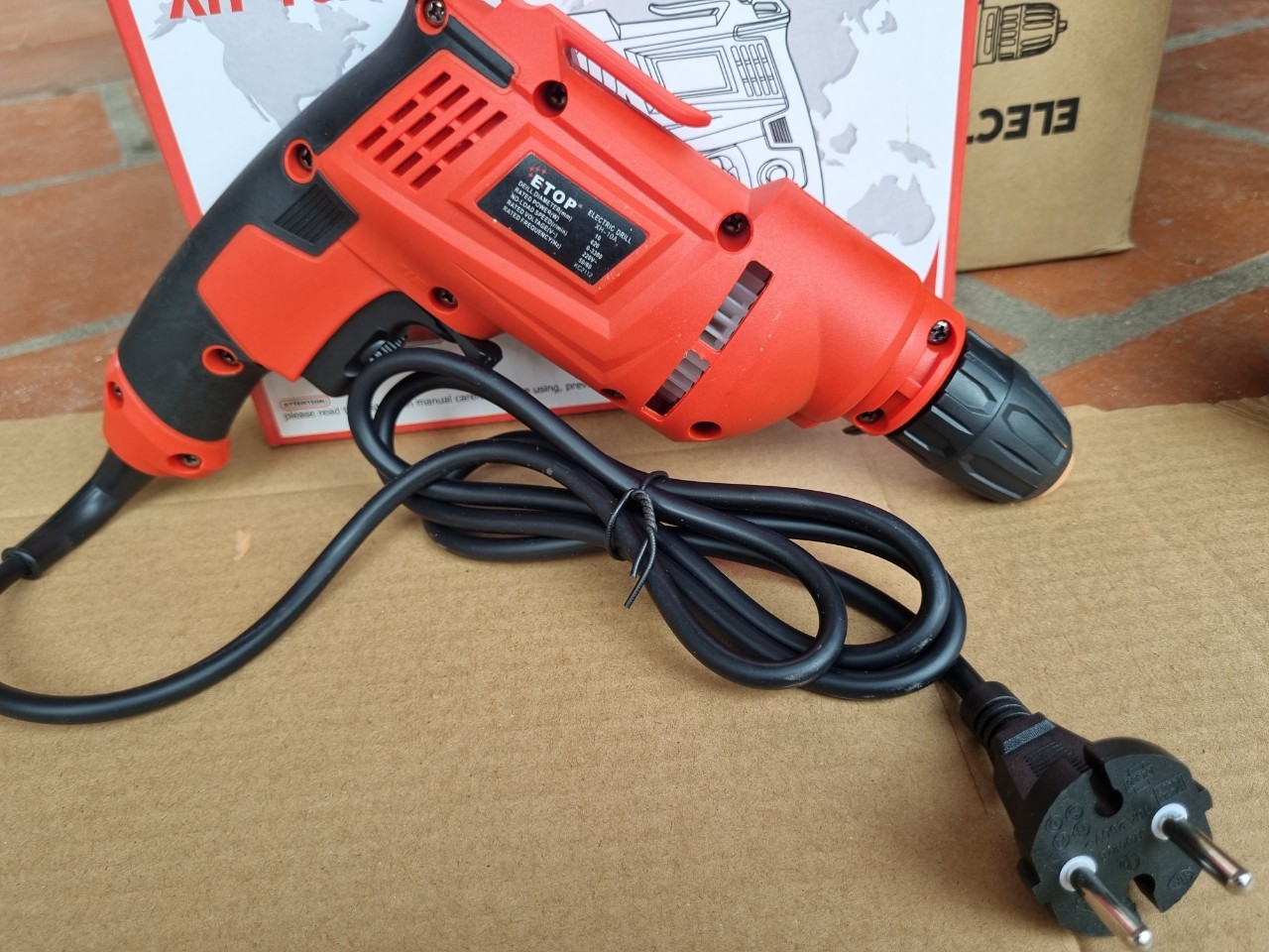 Máy khoan cầm tay 620w
